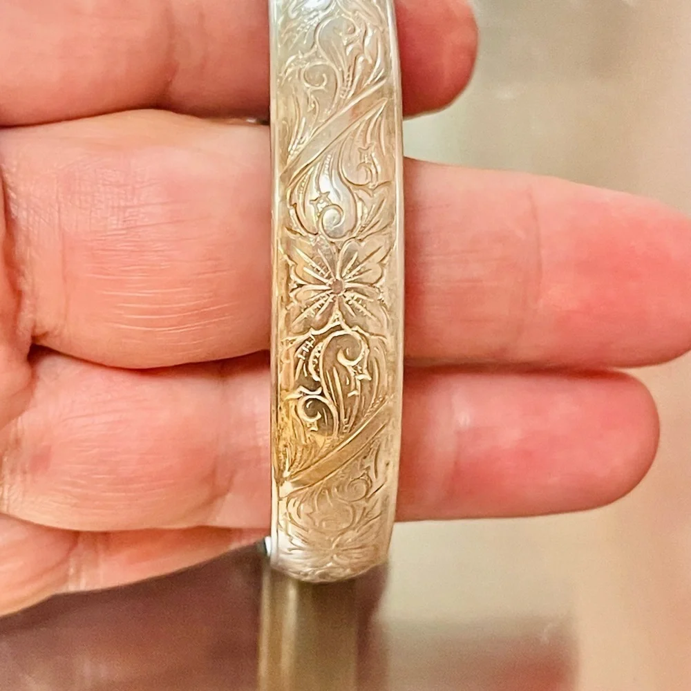 Vtg Beau American Sterling Silver Engraved Bangle Bracelet - 13g, Size 6-7”